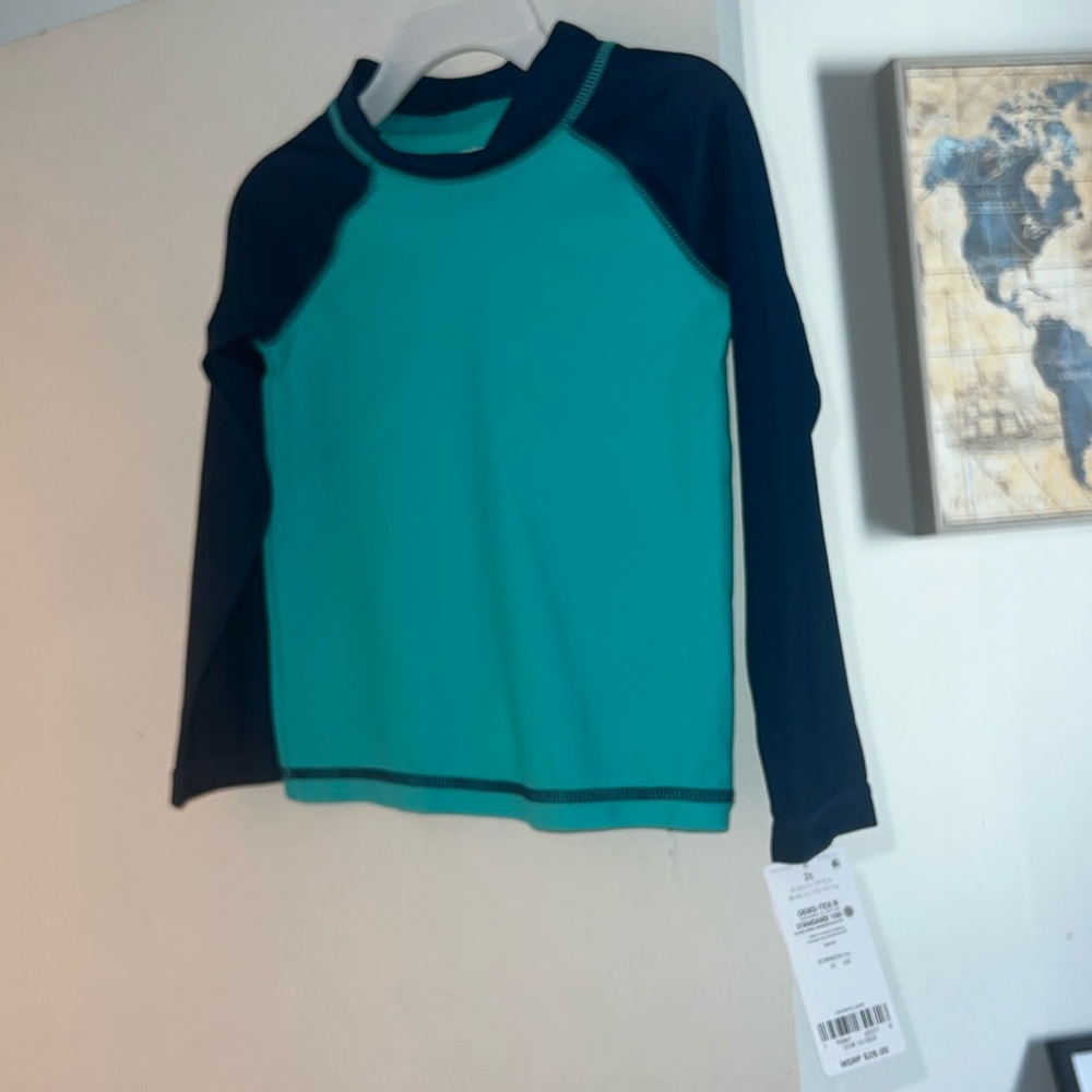 Carter’s | toddler boy’s rash guard size 2T